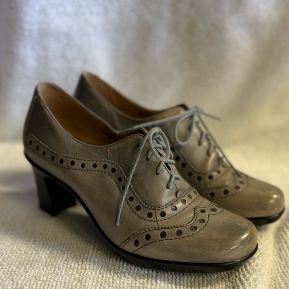 Earth Shoes - Earth Women's Gray Lace-Up Heels